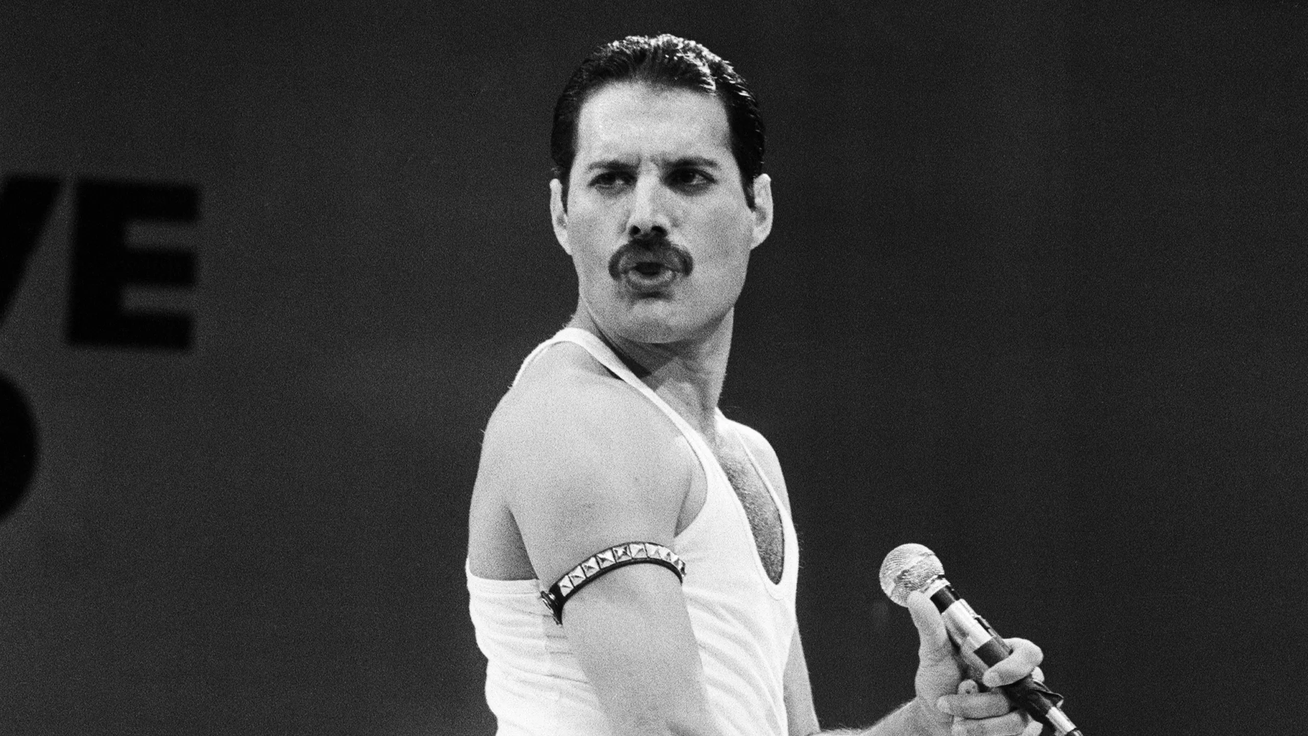 Freddie Mercury: Kisah Legenda Musik yang Tak Pernah Padam