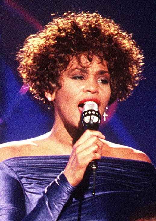Whitney Houston: Legenda Suara Emas Dunia Musik
